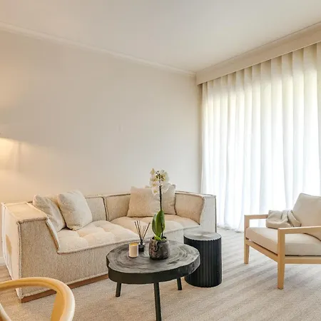 T2 Renovado No Sol Com Piscina *