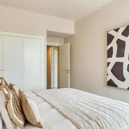 T2 Renovado No Sol Com Piscina *