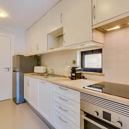 T2 Renovado No Sol Com Piscina *